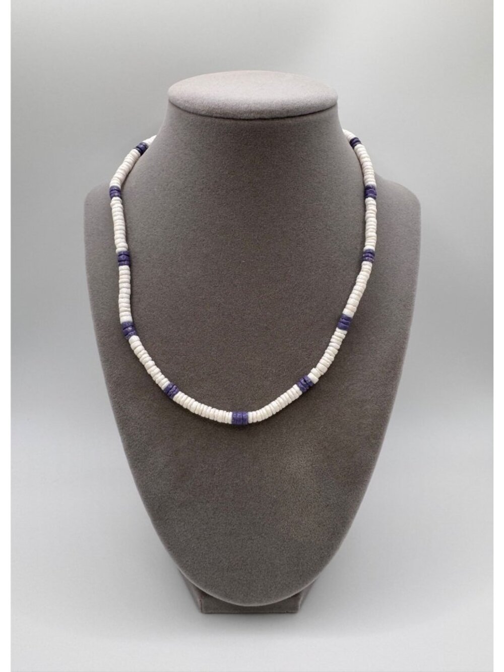 Vintage White Heishi Bead Necklace Purple Accent Barrel Clasp 16 Inch Surfer